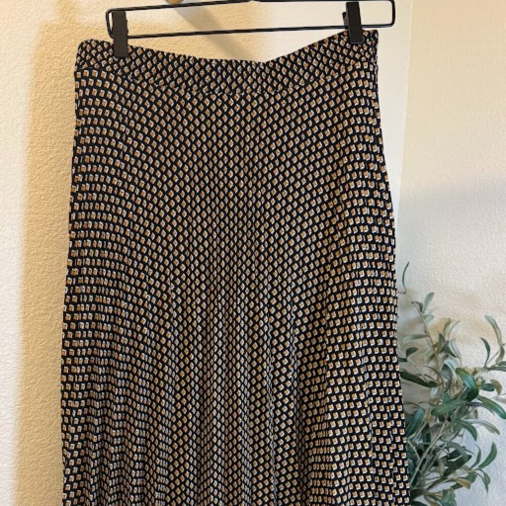 Black & Tan Geometric Pleated Midi Skirt – Max Studio, Size L